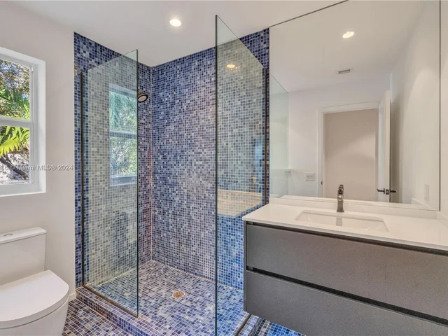 5812 Alton Rd, Miami Beach FL 33140