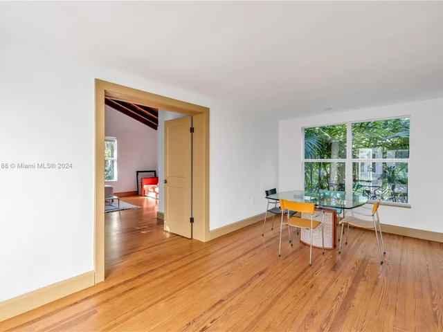 5812 Alton Rd, Miami Beach FL 33140