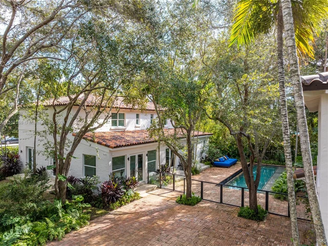 5812 Alton Rd, Miami Beach FL 33140