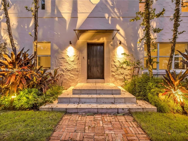 5812 Alton Rd, Miami Beach FL 33140
