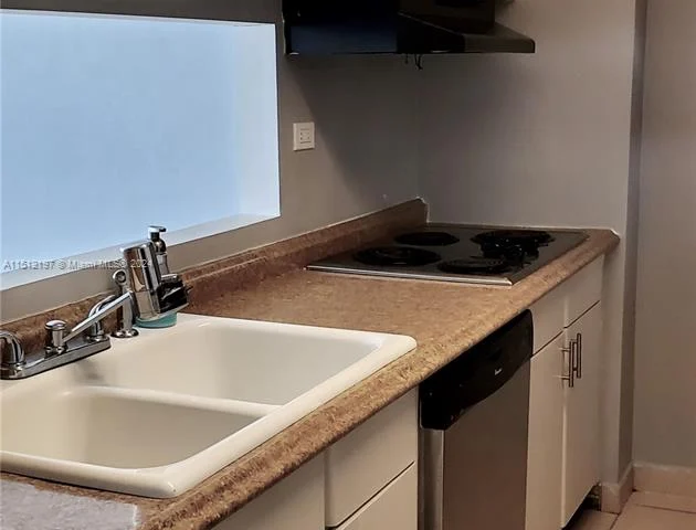 7545 E Treasure Dr # 7C, North Bay Village FL 33141