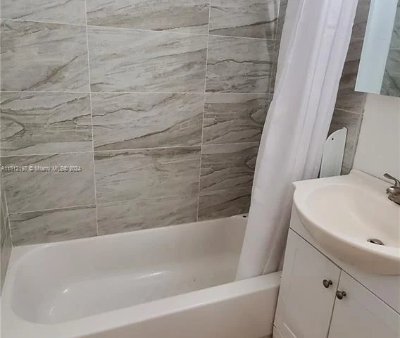 7545 E Treasure Dr # 7C, North Bay Village FL 33141