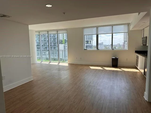 92 SW 3rd St # 1105, Miami FL 33130