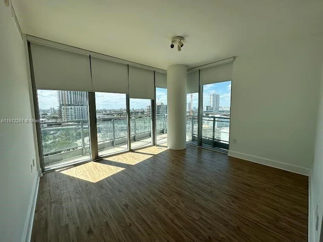 92 SW 3rd St # 1105, Miami FL 33130