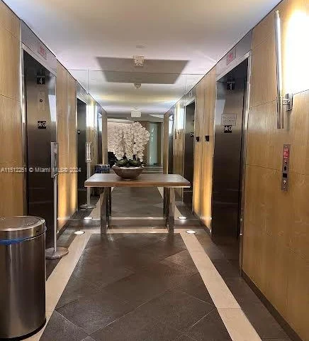 92 SW 3rd St # 1105, Miami FL 33130