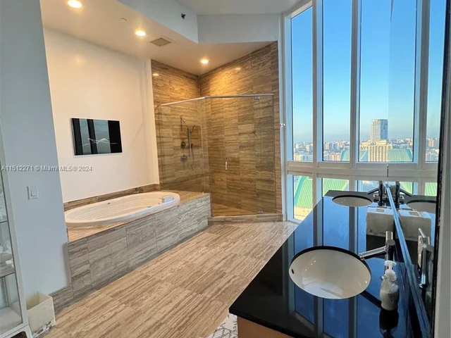 16001 Collins Ave # 4201, Sunny Isles Beach FL 33160