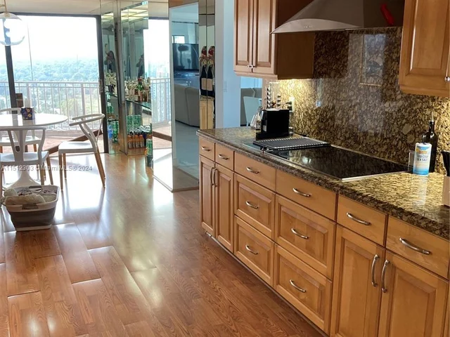 1800 NE 114th St # 2310, Miami FL 33181