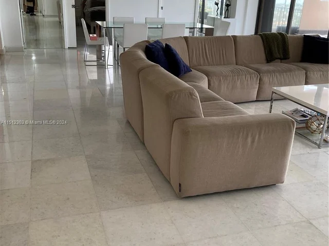 1800 NE 114th St # 2310, Miami FL 33181