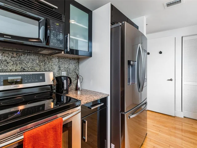 7728 Collins Ave # 16, Miami Beach FL 33141