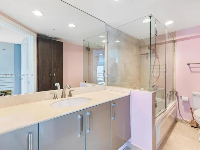 7728 Collins Ave # 16, Miami Beach FL 33141