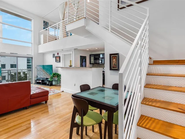 7728 Collins Ave # 16, Miami Beach FL 33141