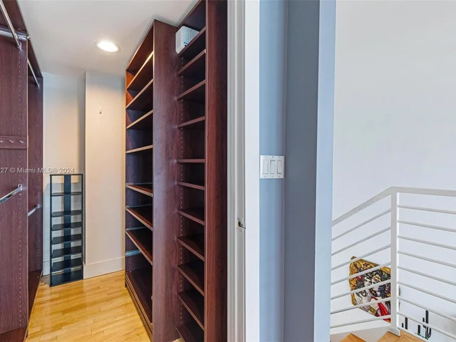 7728 Collins Ave # 16, Miami Beach FL 33141