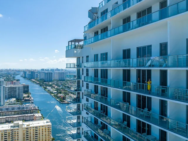 4010 S Ocean Dr # R3305, Hollywood FL 33019