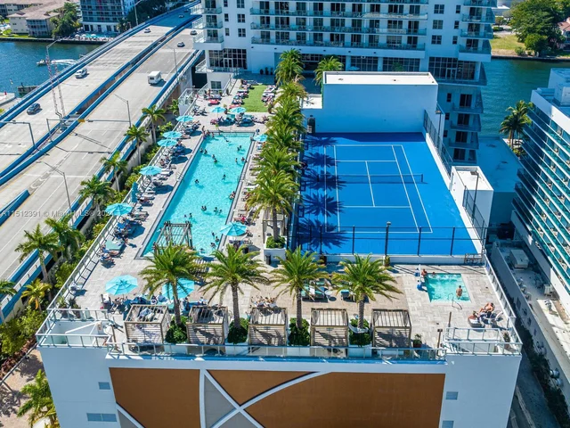 4010 S Ocean Dr # R3305, Hollywood FL 33019