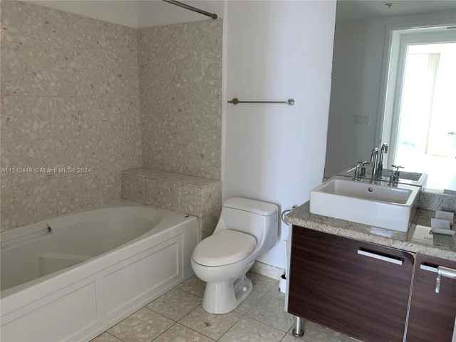 185 SW 7th St # 3910, Miami FL 33130