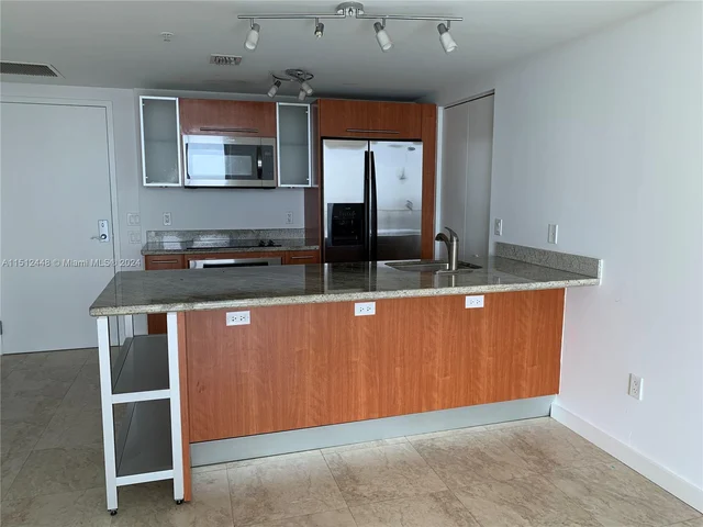 185 SW 7th St # 3910, Miami FL 33130
