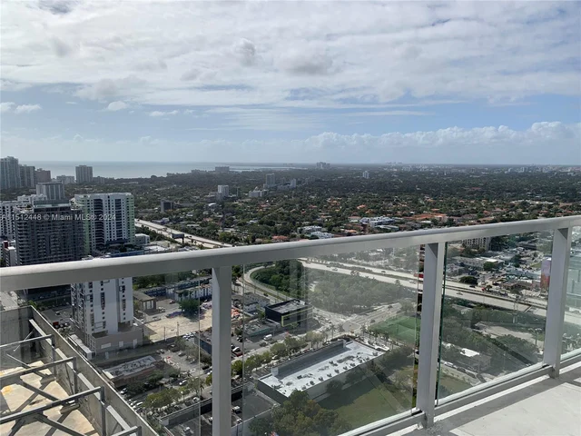 185 SW 7th St # 3910, Miami FL 33130