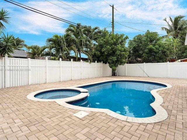 5170 N Andrews Ave, Oakland Park FL 33309