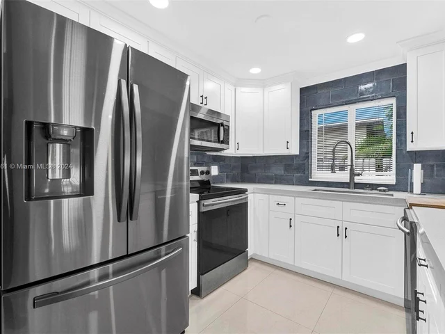 5170 N Andrews Ave, Oakland Park FL 33309