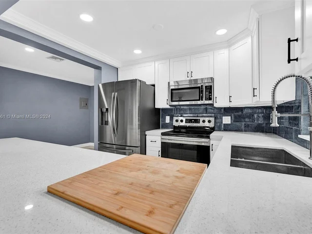 5170 N Andrews Ave, Oakland Park FL 33309