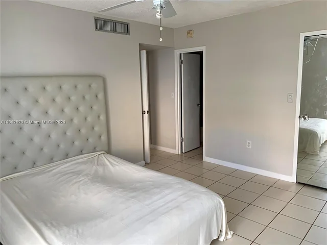 17570 Atlantic Blvd # 312, Sunny Isles Beach FL 33160