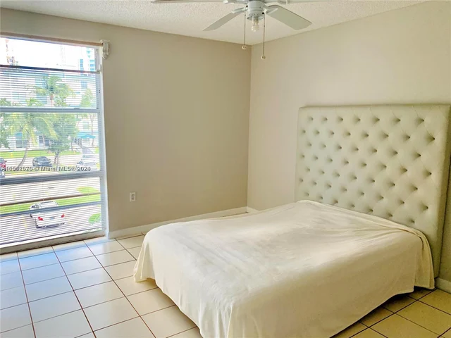 17570 Atlantic Blvd # 312, Sunny Isles Beach FL 33160