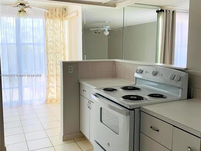 17570 Atlantic Blvd # 312, Sunny Isles Beach FL 33160