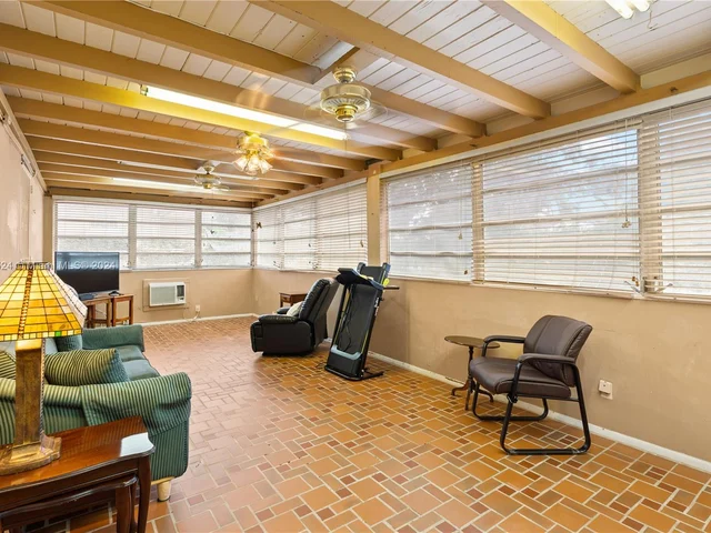 1278 SW 21st St, Miami FL 33145