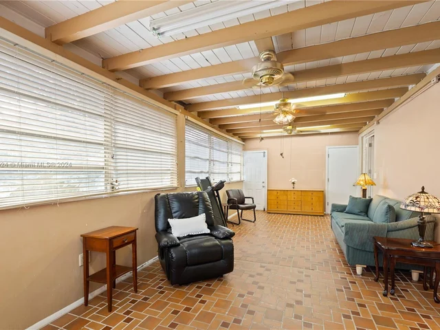 1278 SW 21st St, Miami FL 33145