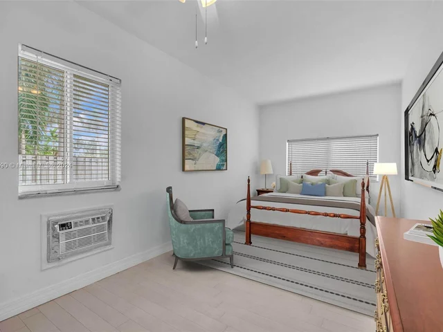 1206 Adams St, Hollywood FL 33019