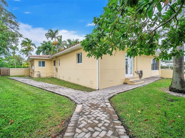 1206 Adams St, Hollywood FL 33019