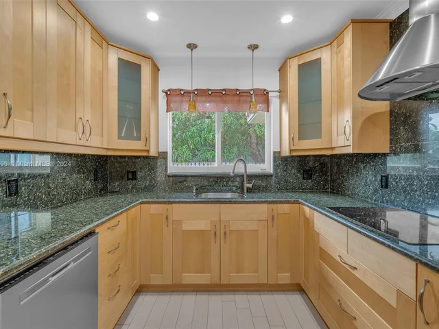 1206 Adams St, Hollywood FL 33019