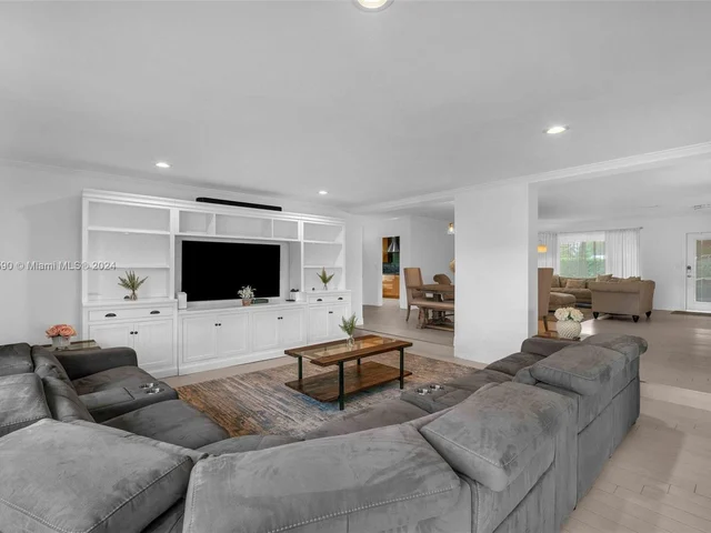 1206 Adams St, Hollywood FL 33019