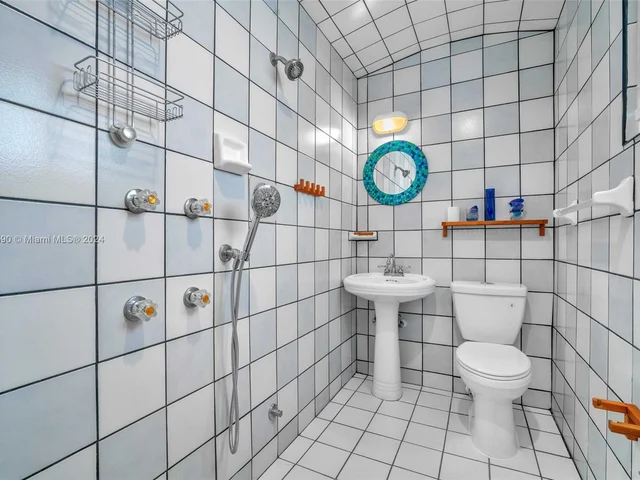 1206 Adams St, Hollywood FL 33019