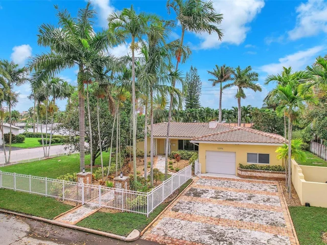 1206 Adams St, Hollywood FL 33019