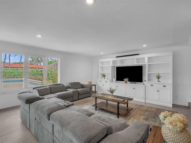 1206 Adams St, Hollywood FL 33019