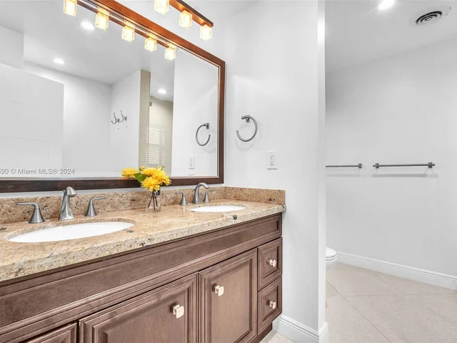 1206 Adams St, Hollywood FL 33019