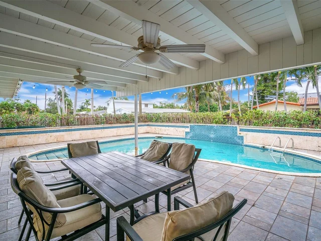 1206 Adams St, Hollywood FL 33019