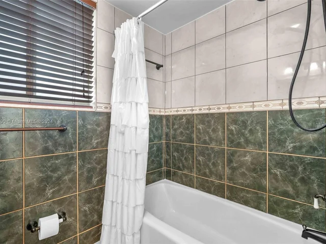 1206 Adams St, Hollywood FL 33019