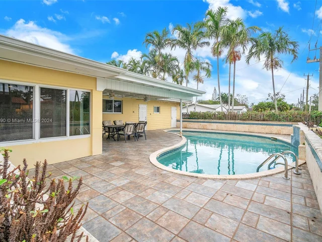 1206 Adams St, Hollywood FL 33019