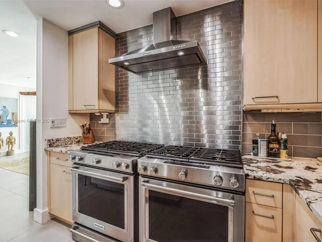 2841 NE 14th Ave, Wilton Manors FL 33334