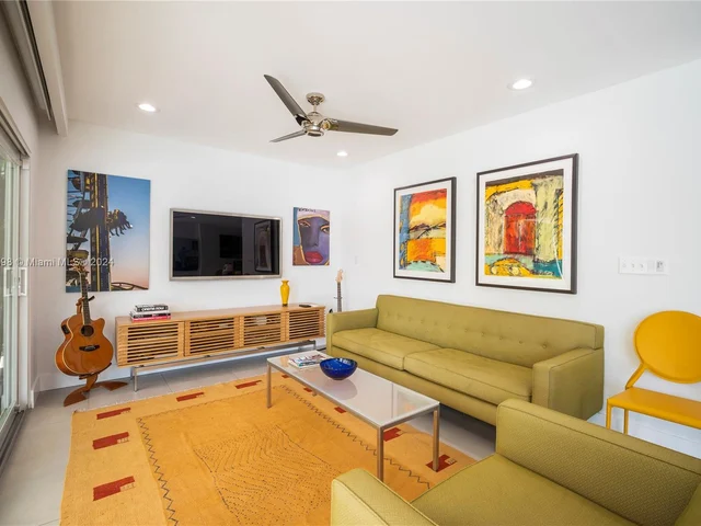 2841 NE 14th Ave, Wilton Manors FL 33334