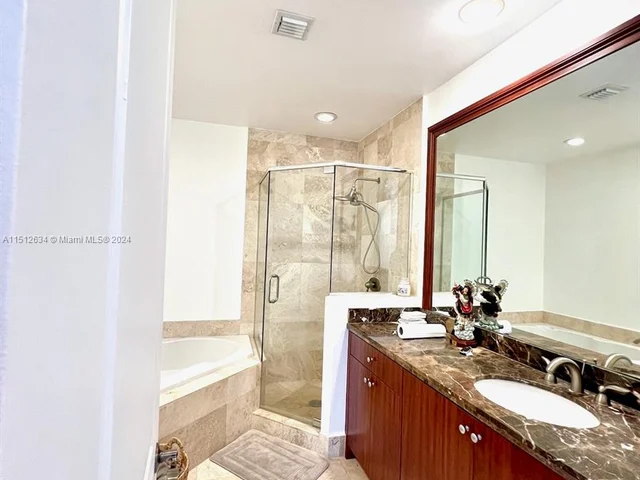 1607 Ponce De Leon Blvd # 8D, Coral Gables FL 33134
