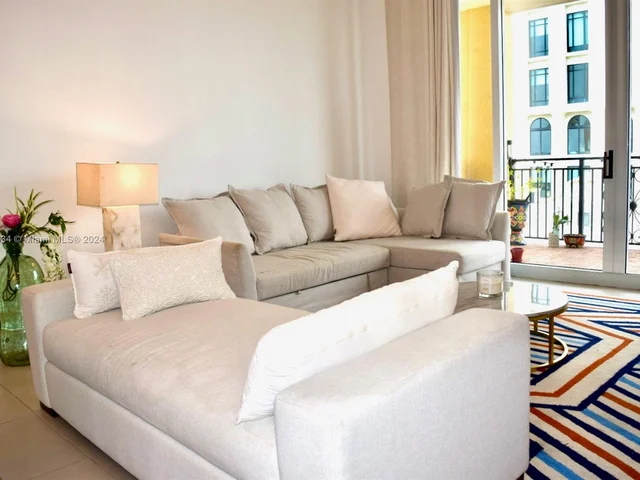 1607 Ponce De Leon Blvd # 8D, Coral Gables FL 33134