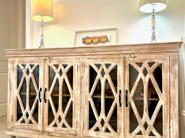 1607 Ponce De Leon Blvd # 8D, Coral Gables FL 33134