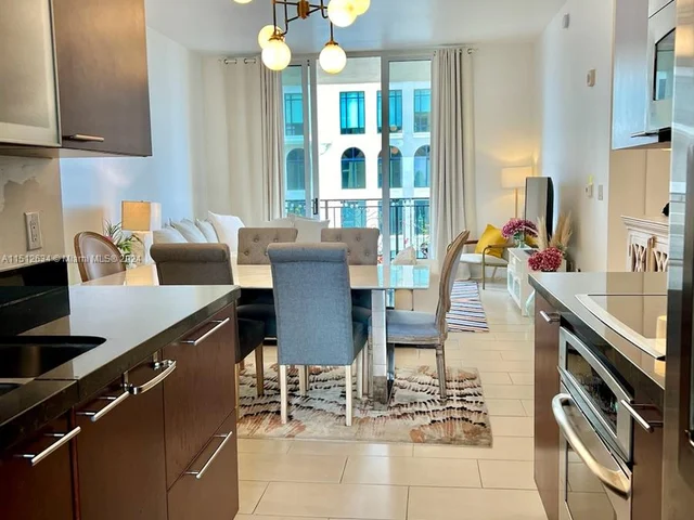 1607 Ponce De Leon Blvd # 8D, Coral Gables FL 33134