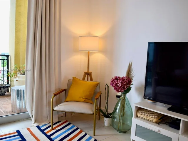 1607 Ponce De Leon Blvd # 8D, Coral Gables FL 33134