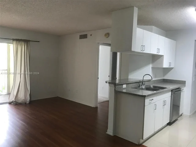 470 S Park Rd # 208, Hollywood FL 33021
