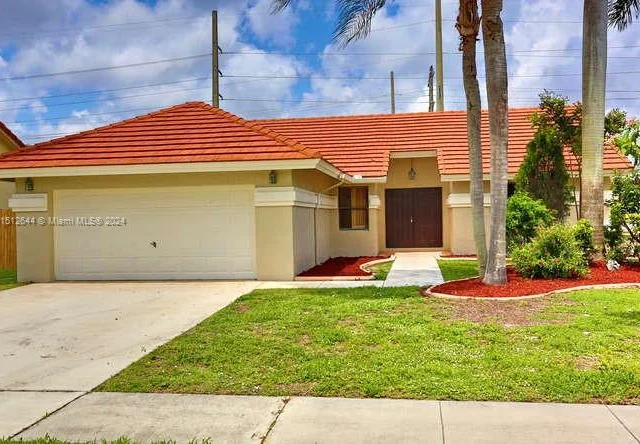 9312 Sun Pointe Dr, Boynton Beach FL 33437