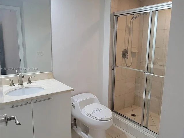 14951 Royal Oaks Ln # 2502, North Miami FL 33181